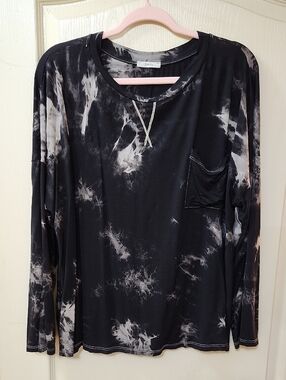 JODIFL BLACK and WHITE TIE-DYE LONG SLEEVE TOP